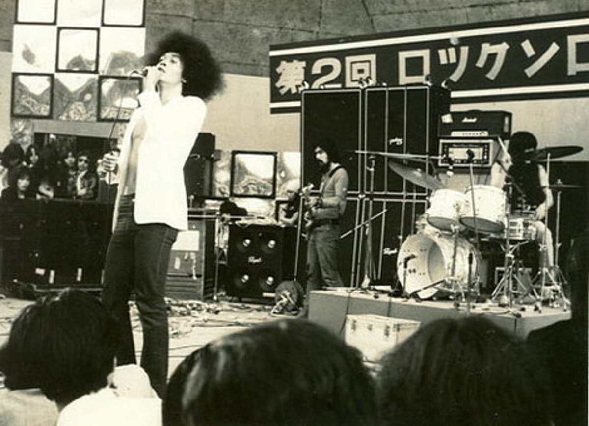 Flower Travellin' Band